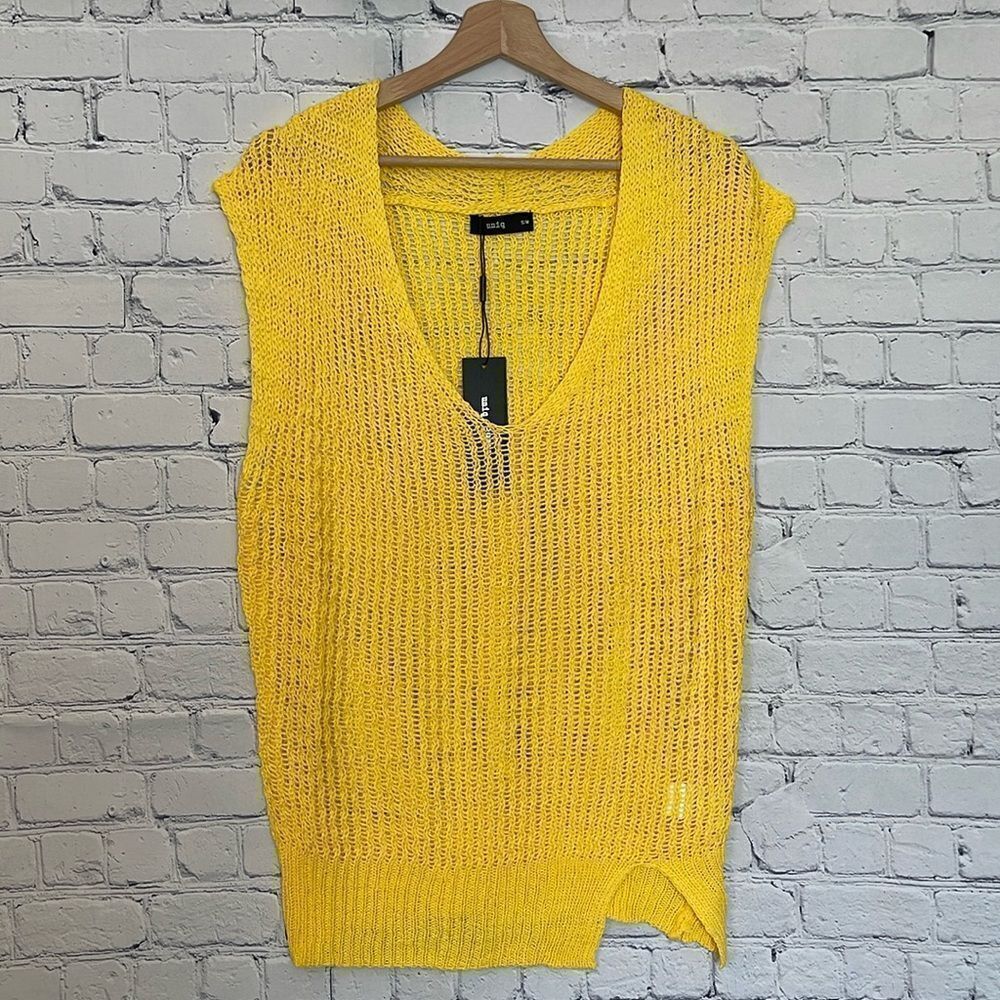 Uniq Sleeveless Sweater